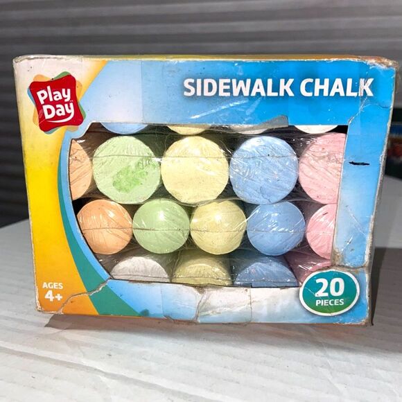 Sidewalk Chalk Play Day 1 Box 20 Pieces Total 6 Colors Factory Sealed - Picture 1 of 5